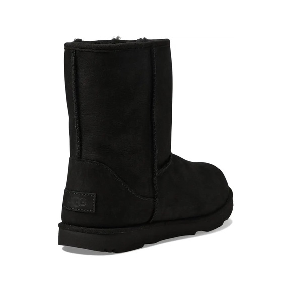 NWT NIB UGG Unisex Child Classic Short II Waterproof kids size 3 (black) - Picture 5 of 12